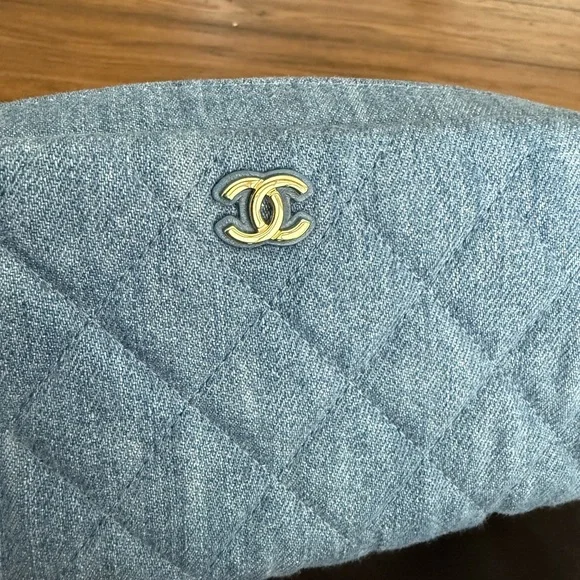 Chanel Blue Quilted Women's Bag - Picture 2 of 8